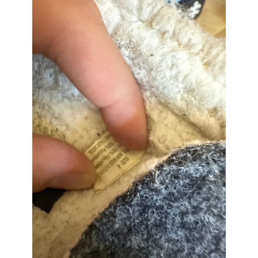 Lucky brand youth size 4 slippers
